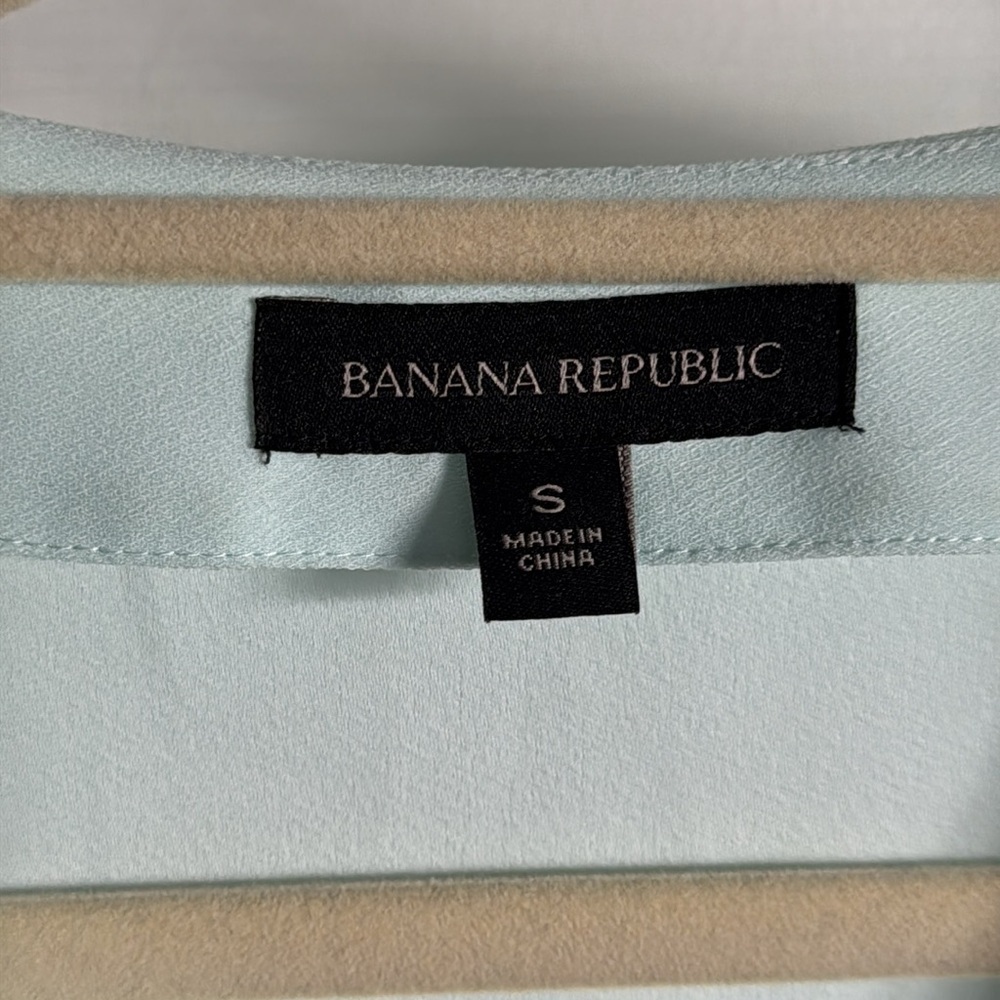 Banana Republic Mint Green Peplum Top SMALL with some flaws - Picture 2 of 8